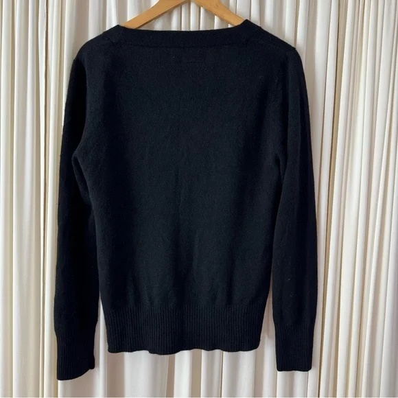 Enza Costa Black 100% Cashmere V-Neck Sweater Size Large Winter‎ - Picture 7 of 8